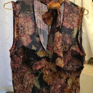 😍BCBG Abstract Floral Print Top